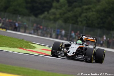 Force India marque des points avec Perez et Hulkenberg
