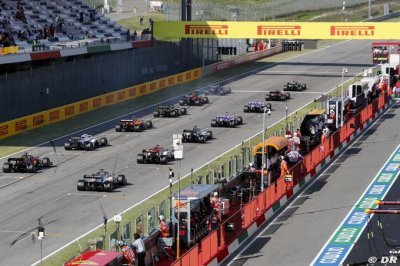 F1 using red flags to spice up show - Hamilton