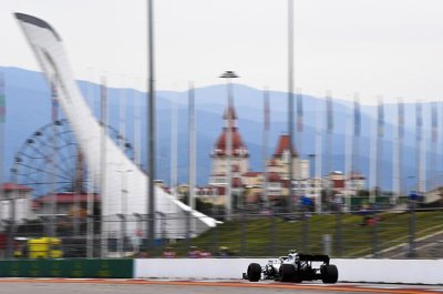 Wolff pointe le manque de développement chez Mercedes