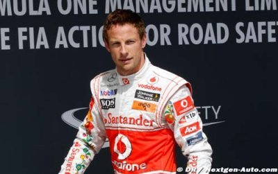 More police after attack as Button returns to Brazil
