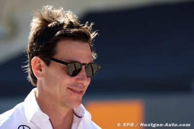 Wolff ponders buying into Manchester United