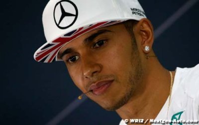 Hamilton, Dennis say Alonso not Mercedes-bound