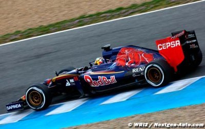 Sainz happy to be in Verstappen’s shade