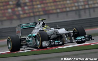 Rosberg takes pole in Mercedes front row lock-out for China