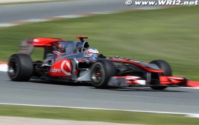 McLaren right to run cars light on fuel - Button