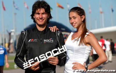 Ecclestone wants ’glamorous ladies’ on grid