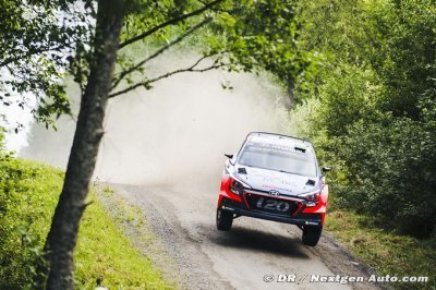 Hyundai drivers in close fight to the finish in Rally Finland
