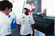 Hamilton continue à travailler avec Ferrari sans se soucier des critiques sur lui