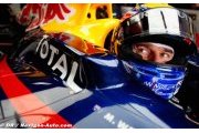 Webber shows dominant form in opening practice