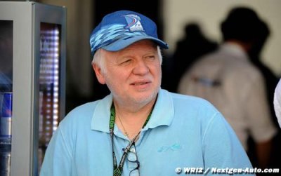 Vettel buys father a Ferrari