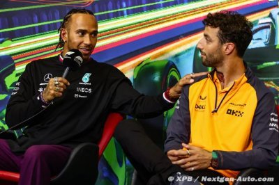 Hamilton considère Ricciardo ’bien trop talentueux’ pour être réserviste en 2023