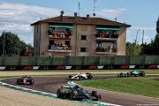 Cowell : 'Pas de chance' mais 'de réels progrès' chez Aston Martin F1