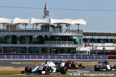Williams continue à progresser dans le peloton à Silverstone