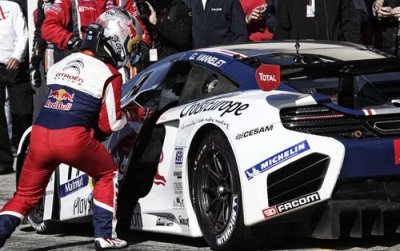 Loeb avec Parente au volant d’une McLaren MP4-12C en FIA GT