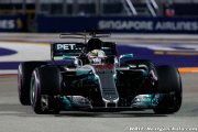 Lewis Hamilton saisit l'opportunité d'une victoire offerte à Singapour