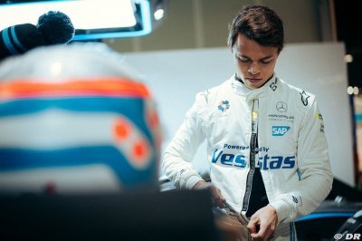De Vries ne parle pas de F1 avec Mercedes et Wolff