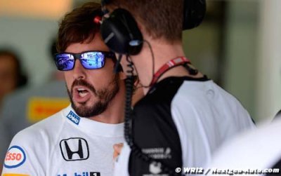 Sainz tips ’giant steps’ for Alonso, McLaren