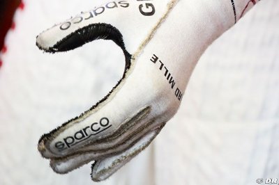 Les nouveaux gants ignifugés en F1 ’approuvés’