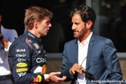 Verstappen ne promet pas d'assister à la remise des prix de la FIA