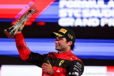 Sainz concède qu’il n’est pas assez à l’aise dans sa Ferrari pour affronter Leclerc