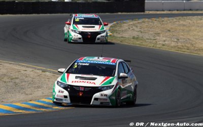 Sonoma, Course 2&nbsp;: Tarquini offre le titre à Honda