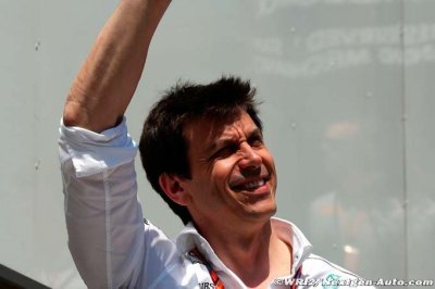 Wolff&nbsp;: Il pourrait y avoir 10 candidats à un volant chez nous