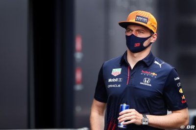Verstappen critique les ‘fausses amitiés’ de Hamilton dans le show-business