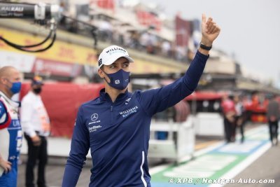 Confiant pour Williams F1, Russell ne discute pas avec Mercedes