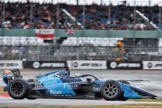 F2, Silverstone, Course principale : Crawford l'emporte sous la pluie