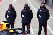 Albon apprécie travailler pour Verstappen et Pérez dans le simulateur