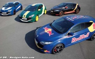 Quatre Mégane aux couleurs des 4 teams de Renault en F1