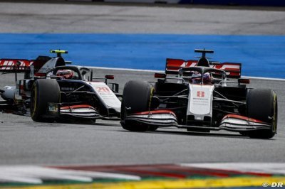 ‘Il était temps&nbsp;!’ Steiner ironise sur la bonne entente entre Magnussen et Grosjean