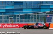 Sochi, FP3: Rosberg tops shortened final practice as Sainz crashes heavily
