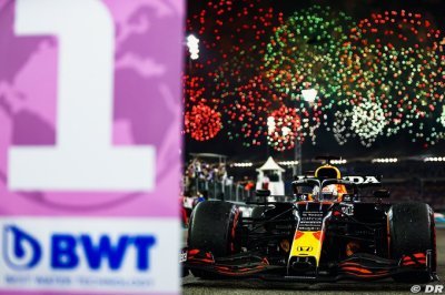 Rosberg félicite Verstappen pour son titre de champion du monde