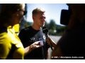 Magnussen wants Renault decision in September