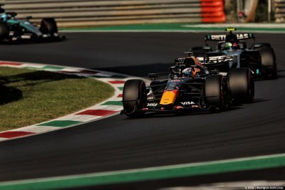 ’Une F1 faite en papier’&nbsp;: Verstappen révèle qu’il lève parfois le pied dans sa Red Bull