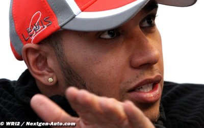 Hamilton vows to focus more on F1 in 2012
