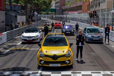 Magnussen au volant de la nouvelle Clio RS16 à Monaco