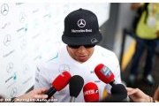 Hamilton tells Ricciardo to 'attack' Vettel