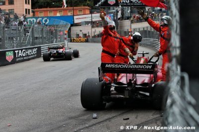 Leclerc claims home pole in Monaco and then crashes