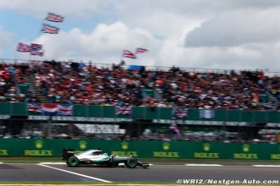 La Formule 1 doit rapprocher les fans des pistes selon Hamilton