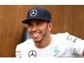 Hamilton ne pense pas à partir de Mercedes