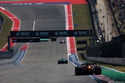 ’Pas de solution simple pour les bosses’, Austin reconnaît un autre problème au pied du virage 1