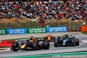 Verstappen apprécie une victoire 'pas facile' et demande des progrès à Red Bull