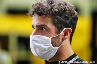 Champions slam Ricciardo over F1 replay criticism