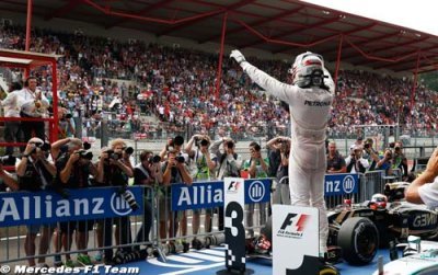 Alesi&nbsp;: Hamilton a déjà ses mains sur le trophée des pilotes