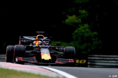 Verstappen talks not about 2020 seat - Wolff