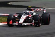Un manque de budget : Haas F1 décroche dans la course au développement selon Komatsu