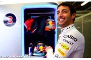 Ricciardo espère que Mercedes ne dominera pas autant cette année