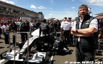 Mercedes GP ne se defendra pas coûte que coûte face à Renault